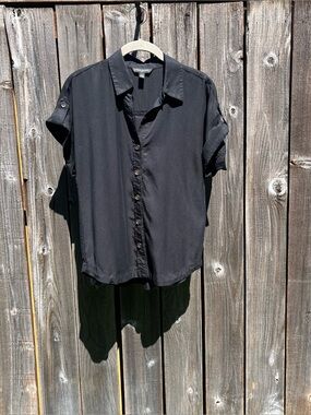 Banana Republic short sleeve khaki top size XS